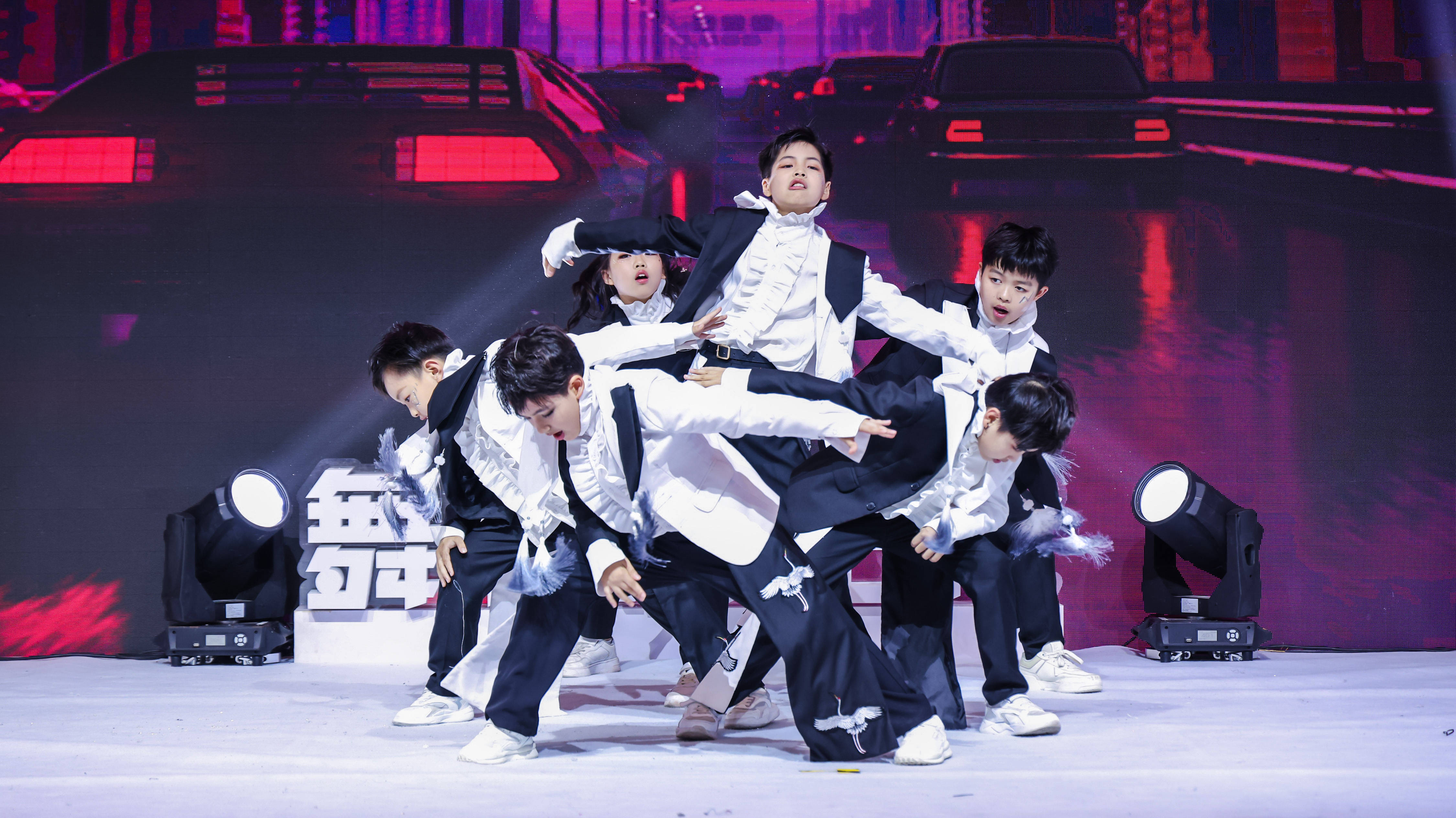 关于100T翻盘HKA,Viper极限生还后反打宿敌对决半决赛,留下经典瞬间的信息 关于100T翻盘HKA,Viper极限生还后反打宿敌对决半决赛,留下经典瞬间的信息