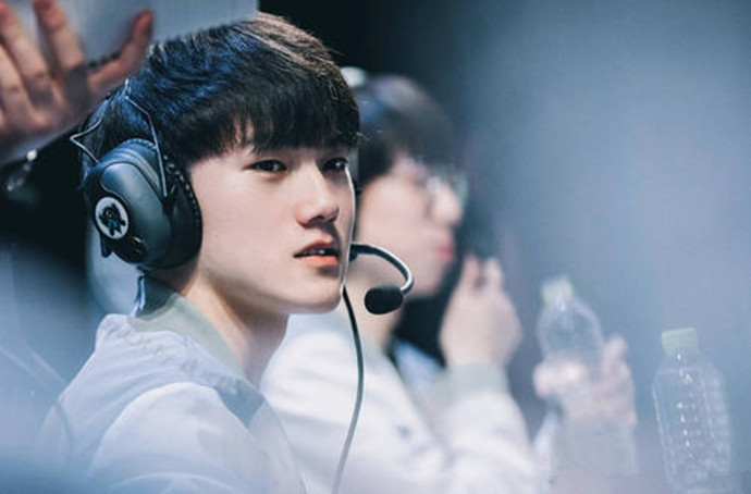 IG翻盘PSG，JackeyLove操刀奇招英雄翻盘强强对话八强赛，让粉丝疯狂欢呼