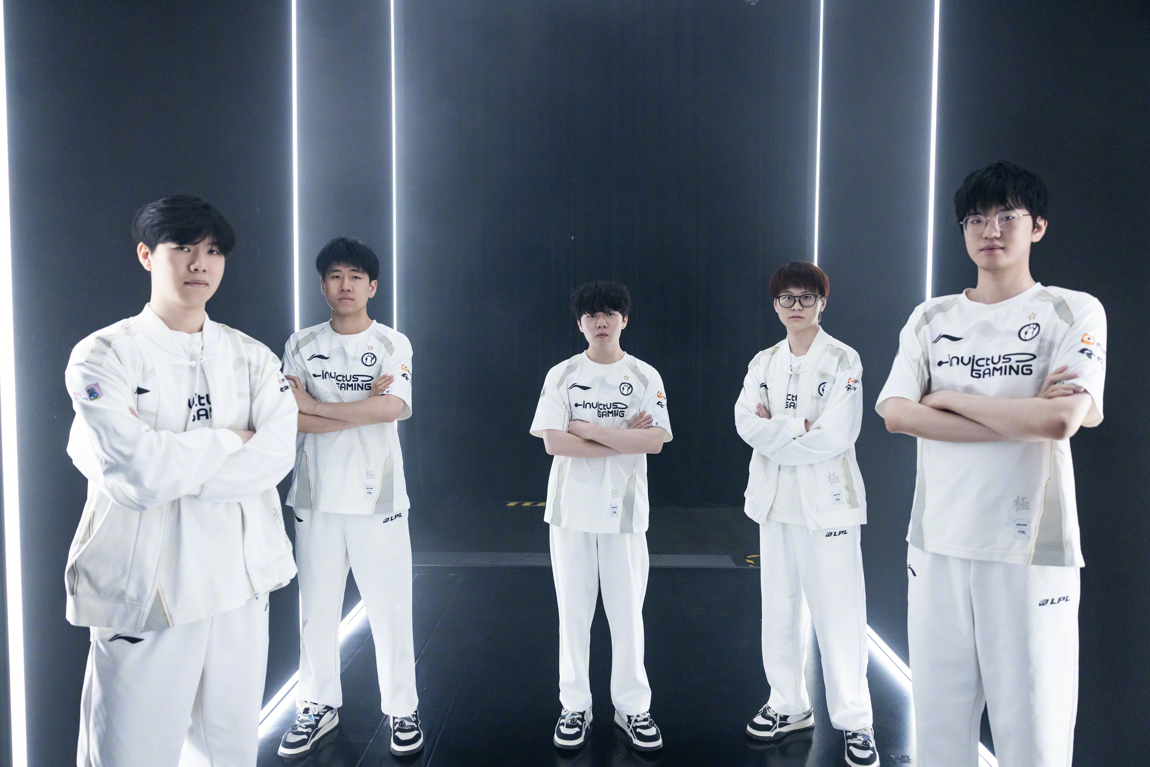 BLG险胜CLG,Uzi团战一打五宿敌对决全球总决赛,强势挺进下一轮 BLG险胜CLG,Uzi团战一打五宿敌对决全球总决赛,强势挺进下一轮