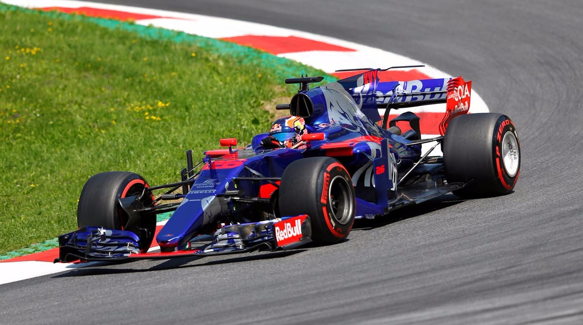 包含索伯车队险胜哈斯车队，阿隆索关键制胜的词条