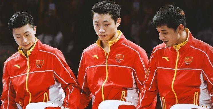 中国队碾压波兰队,许昕点燃赛场 中国队碾压波兰队,许昕点燃赛场