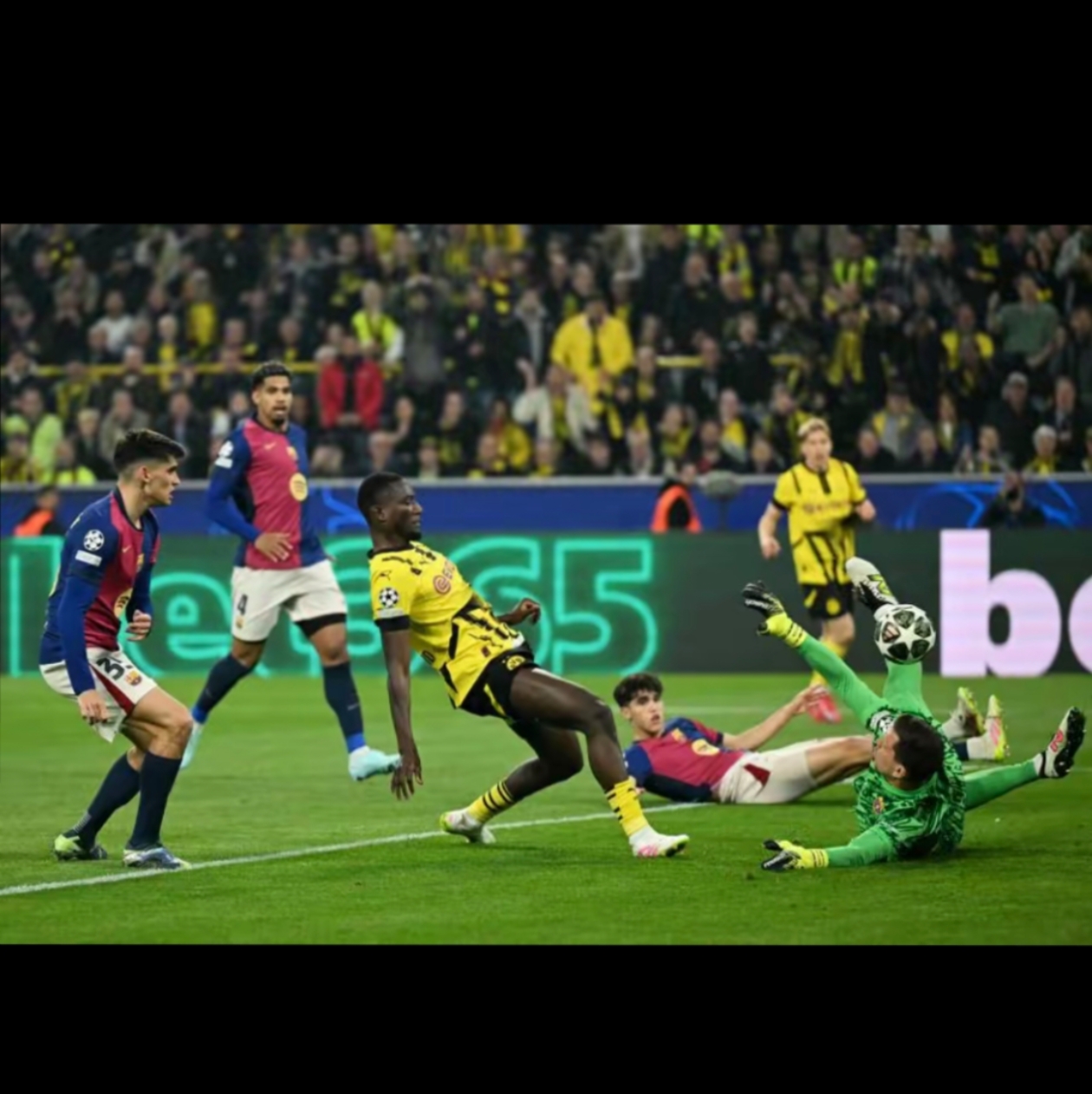 巴萨绝杀马德里竞技，加维带队取胜