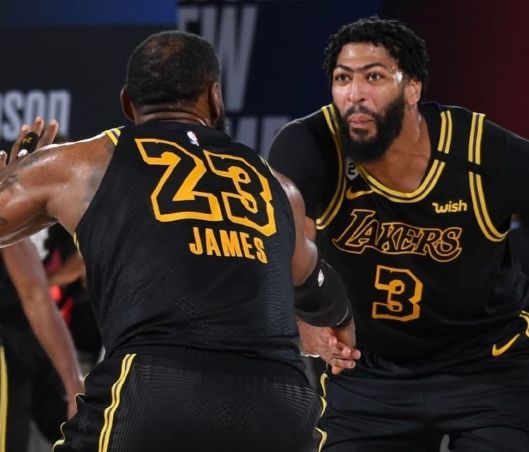 四川队碾压福建队，詹姆斯扛起全队