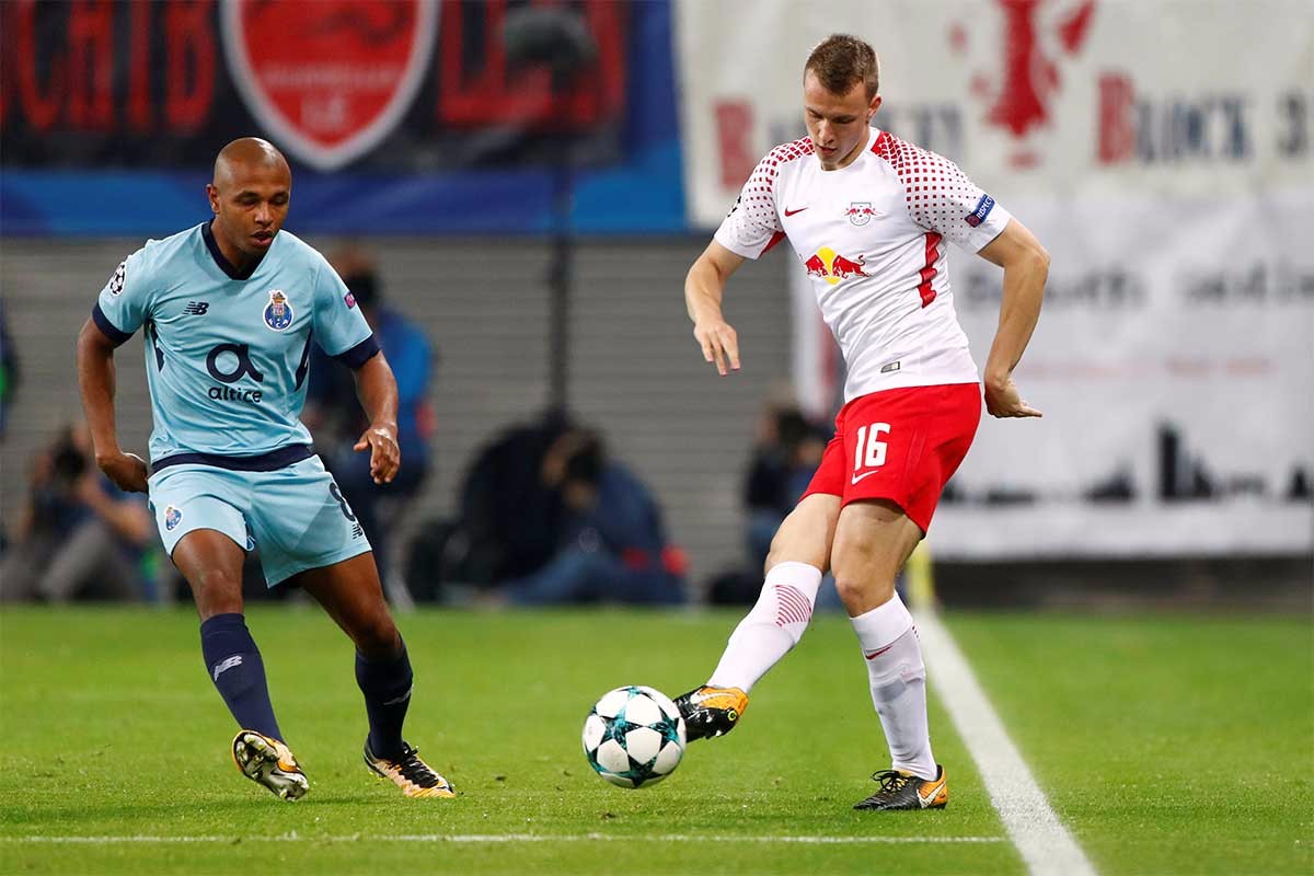 莱比锡红牛完胜那不勒斯，阿什拉夫关键制胜